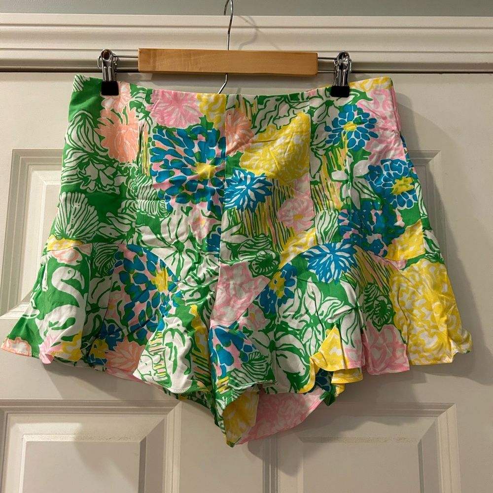 Lilly Pulitzer Size 12 NWT Hibiscus Stroll folly shorts